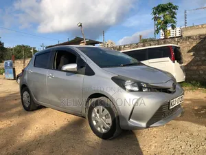 Toyota Vitz 2014 Silver
