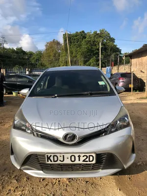 Toyota Vitz 2014 Silver