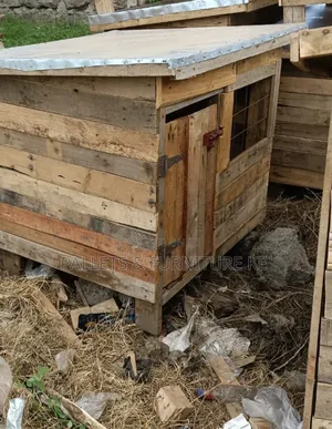 Rustic Rover Kennel