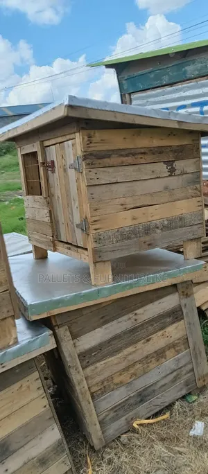 Repawcycled Kennel