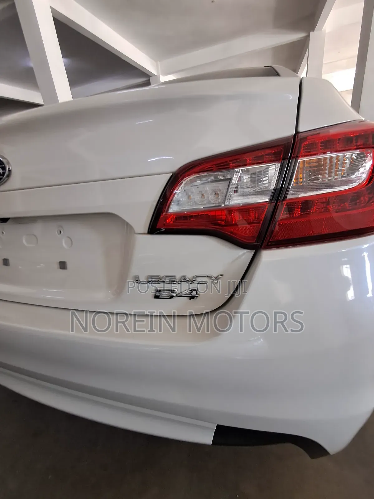 Subaru Legacy 2016 White