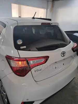 Toyota Vitz 2017 White