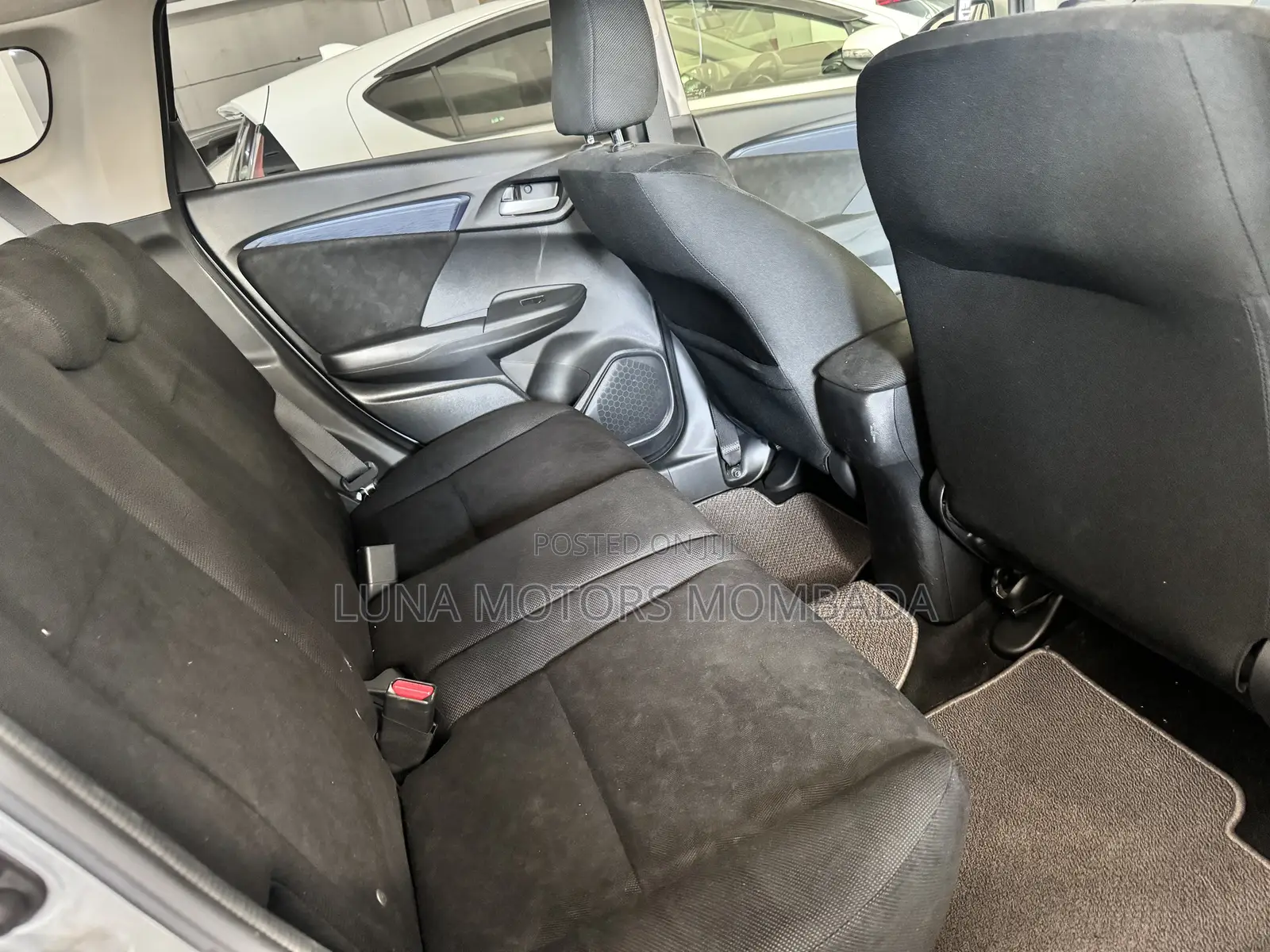 Honda Fit Shuttle 2017 Silver