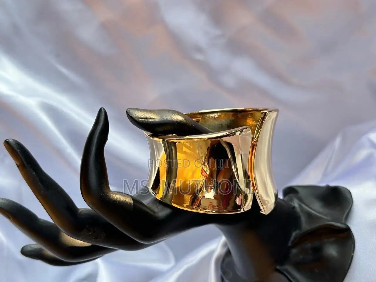Chunky Bangles Available