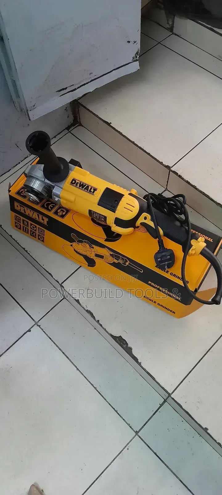 Dewalt 9 Inches Angle Grinder