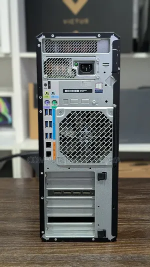 Desktop Computer HP Z6 32GB Intel Xeon SSD 512GB