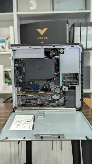 Desktop Computer HP Z6 32GB Intel Xeon SSD 512GB