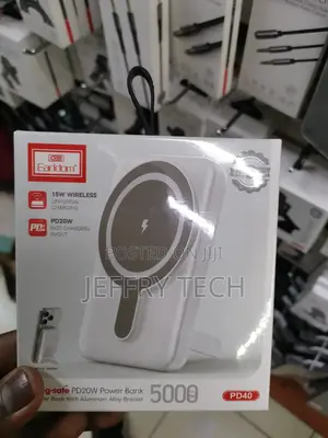 Earldom Mag-Safe PD20W Power Bank With Aluminum Alloy Bracke