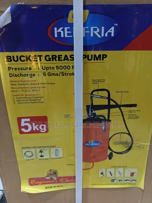 Grease Bucket/Pump 5kg With Wheels