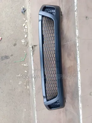 Grill Toyota Hilux Revo Rocco