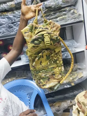 Camel Hiking Bag With Water Bladder