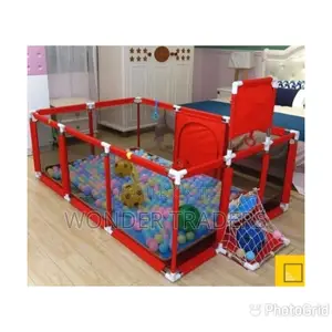 Rectangular Playfence Has 30pcs Soft Balls.