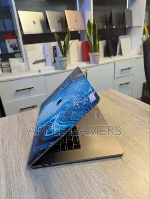 Laptop Apple MacBook 2019 16GB Intel Core i9 SSD 512GB