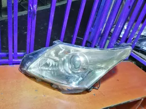Toyota Avensis New Model Zenon Headlamp, Clean EX Japan