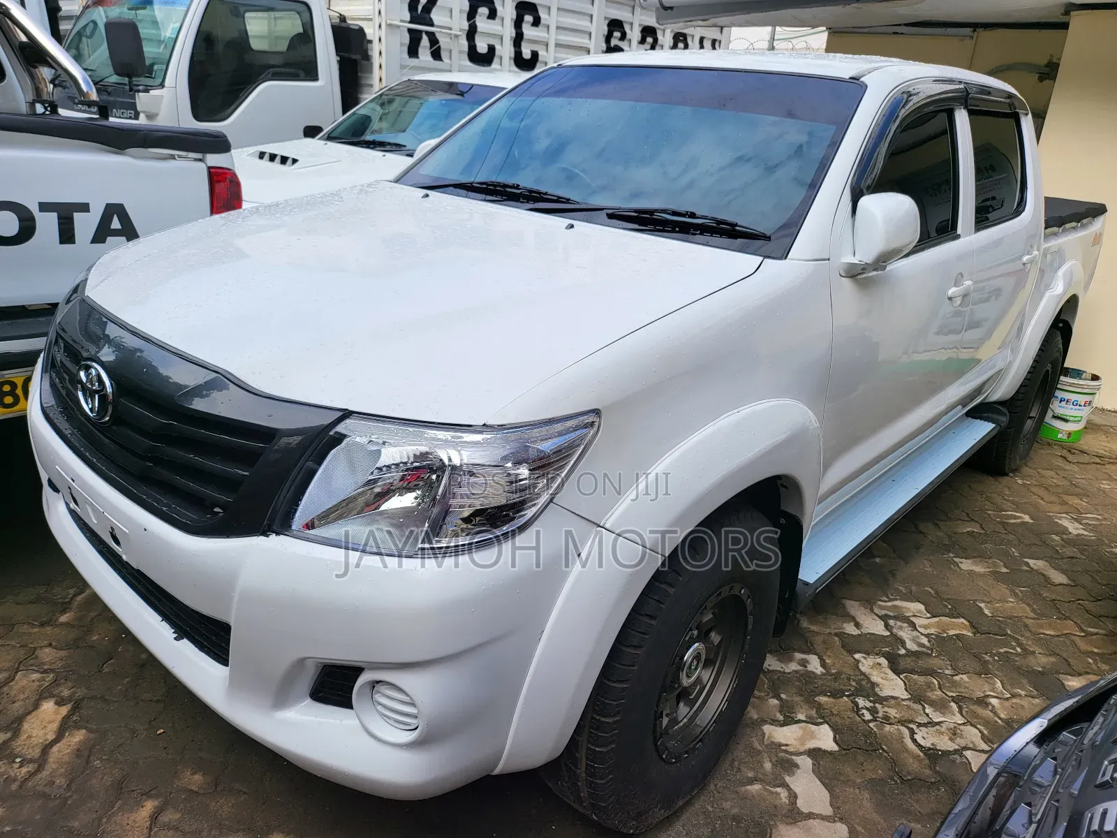 Toyota Hilux 2014 White