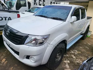 Toyota Hilux 2014 White