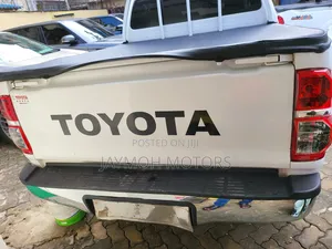 Toyota Hilux 2014 White