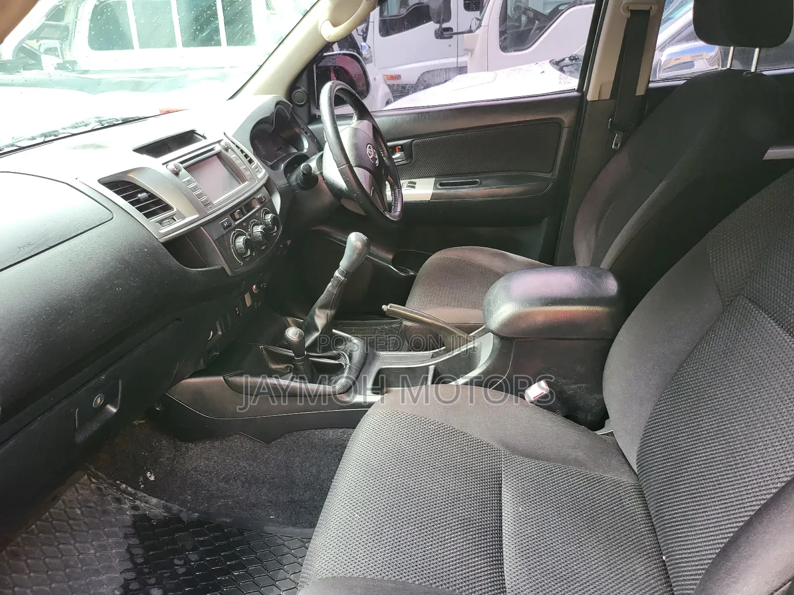 Toyota Hilux 2014 White