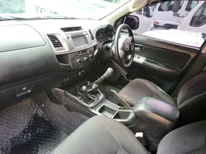 Toyota Hilux 2014 White