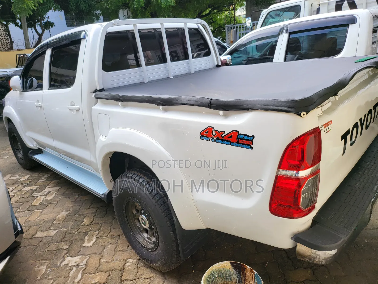 Toyota Hilux 2014 White