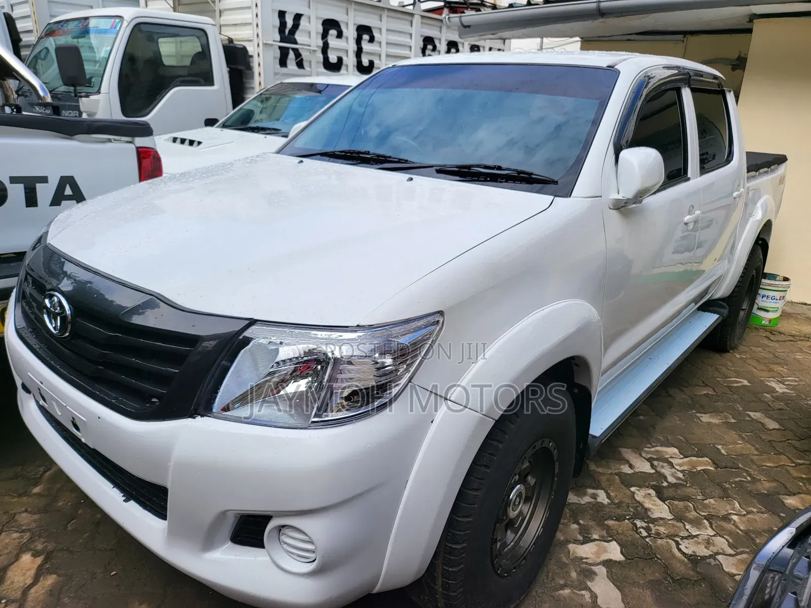Toyota Hilux 2014 White