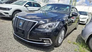 Toyota Crown 2017 Black
