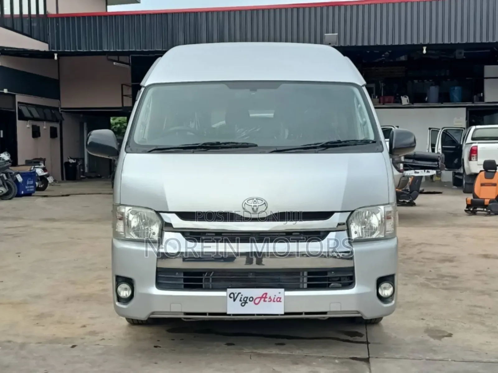 Toyota HiAce 2017 Grey