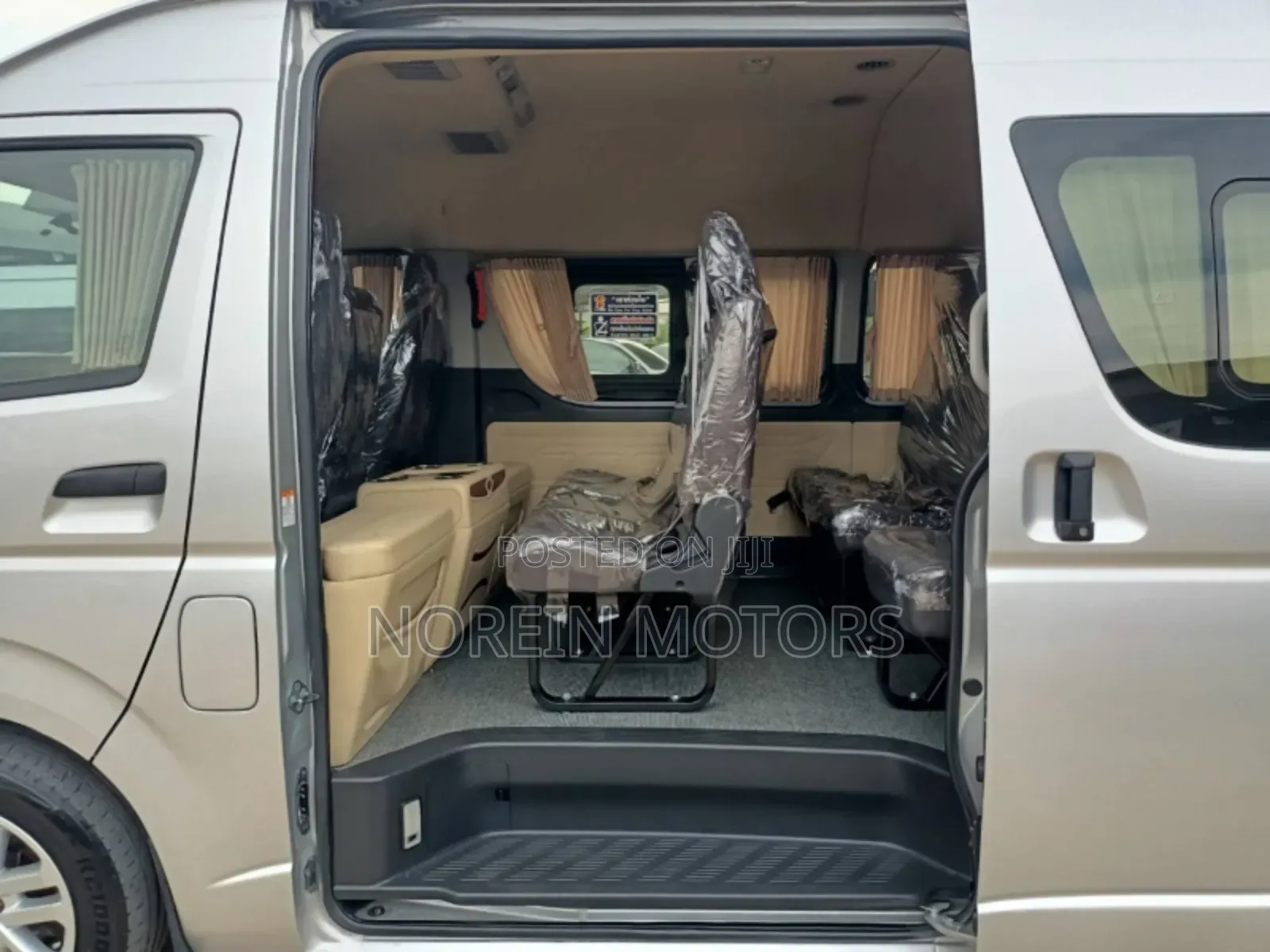Toyota HiAce 2017 Grey