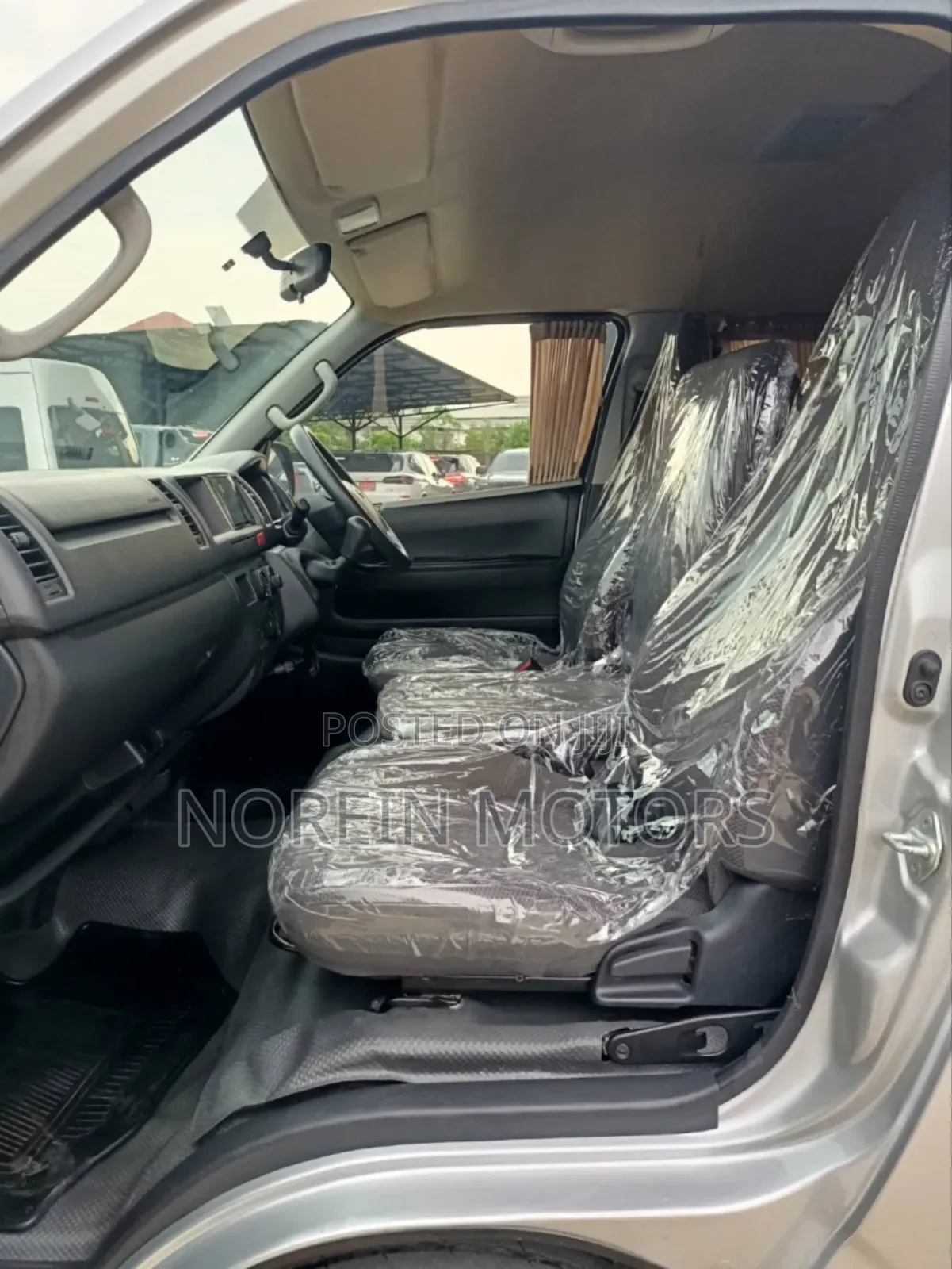 Toyota HiAce 2017 Grey