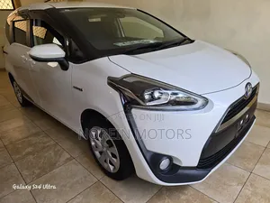 Toyota Sienta 2017 White