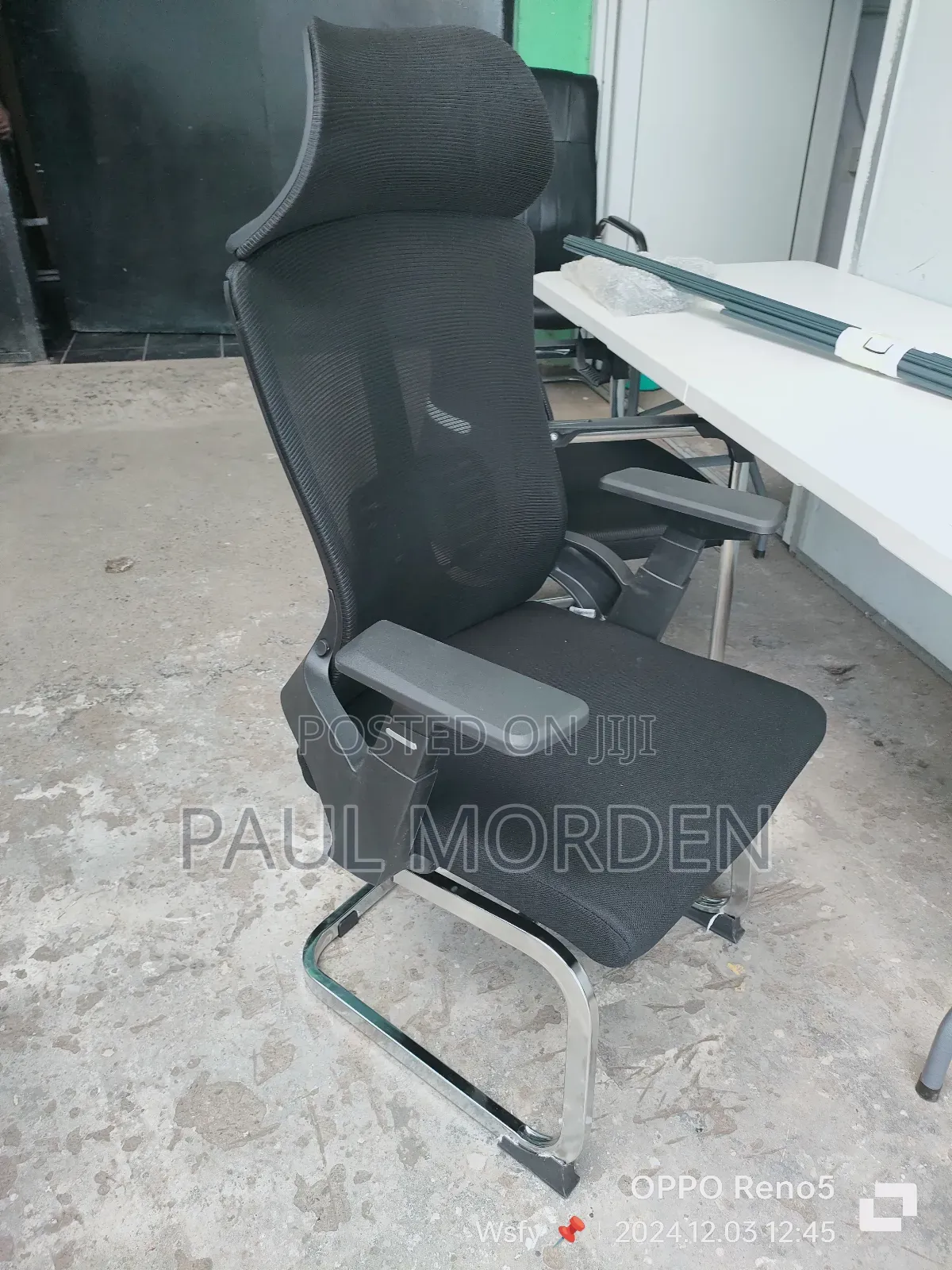 Generic Orthopedic Office Chair That Bears 360_degree