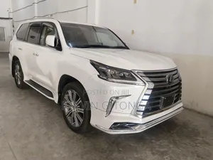 Lexus LX 2018 White