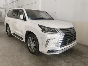 Lexus LX 2018 White