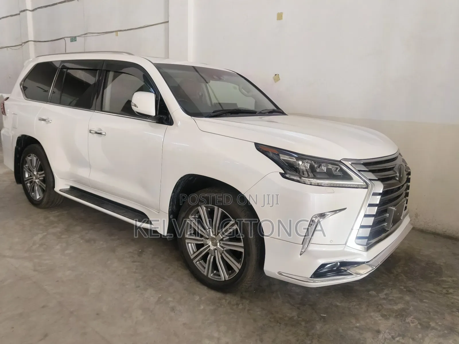 Lexus LX 2018 White