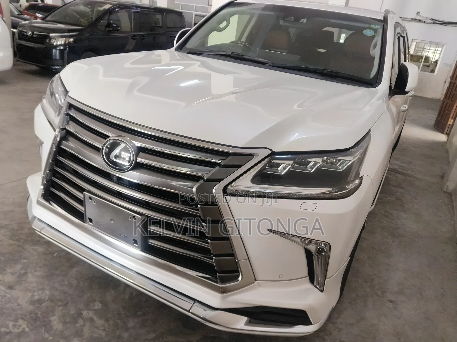 Lexus LX 2018 White