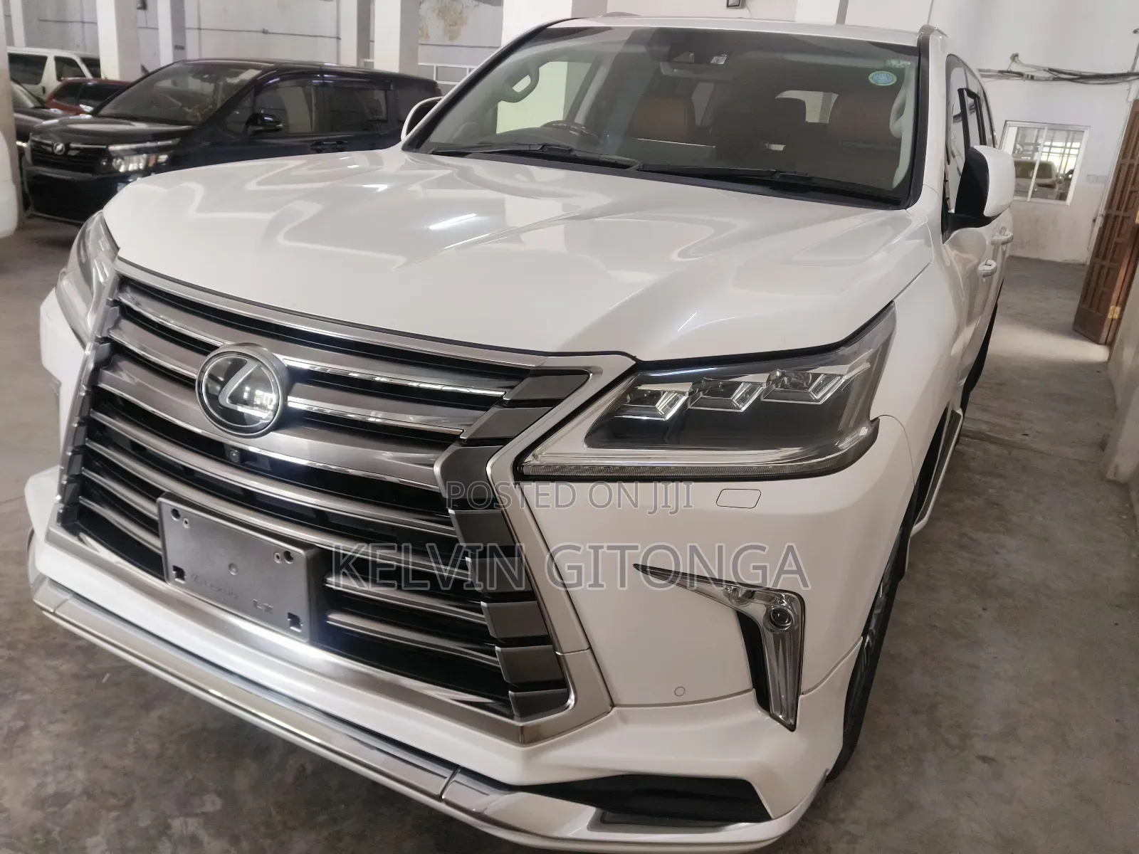 Lexus LX 2018 White