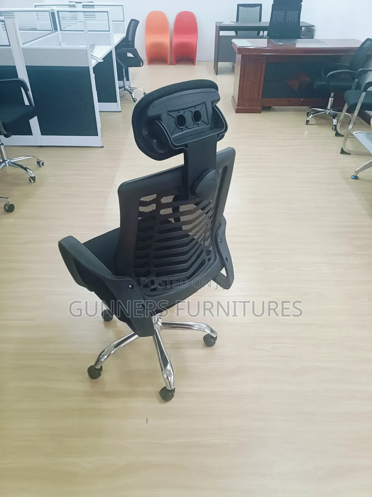 Black Headrest Office Chair.