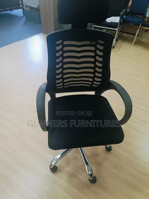 Black Headrest Office Chair.