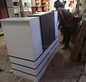 1.4m Reception Desk