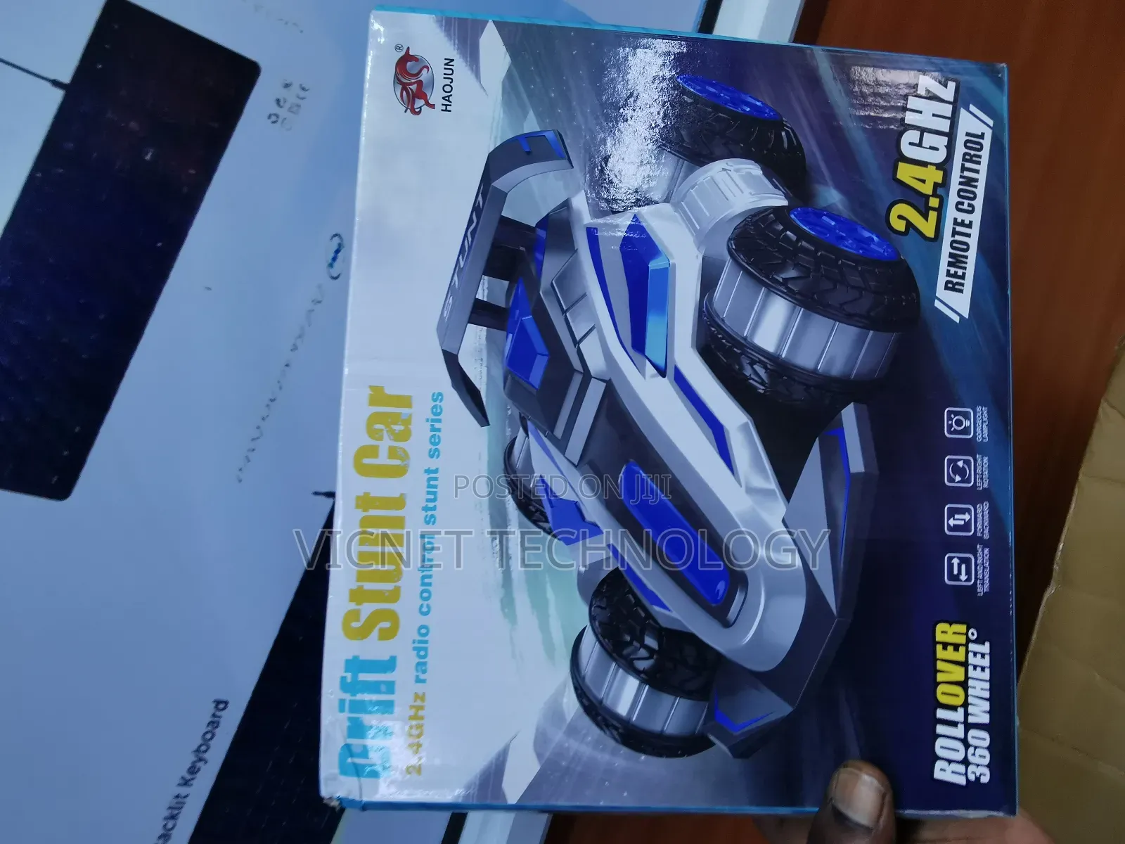 2.4ghz Remote Control STUNT CAR