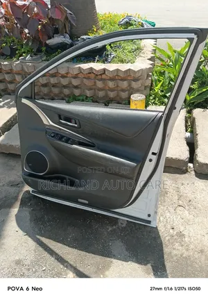 Harrier Zsu60 Front Door
