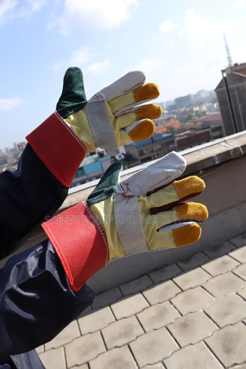 Short Cowsplit Leather Gloves