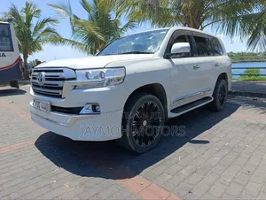 Toyota Land Cruiser 2013 White