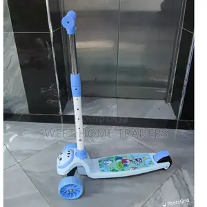 Adjustable Scooter 
With Melody/Light 
Blue 