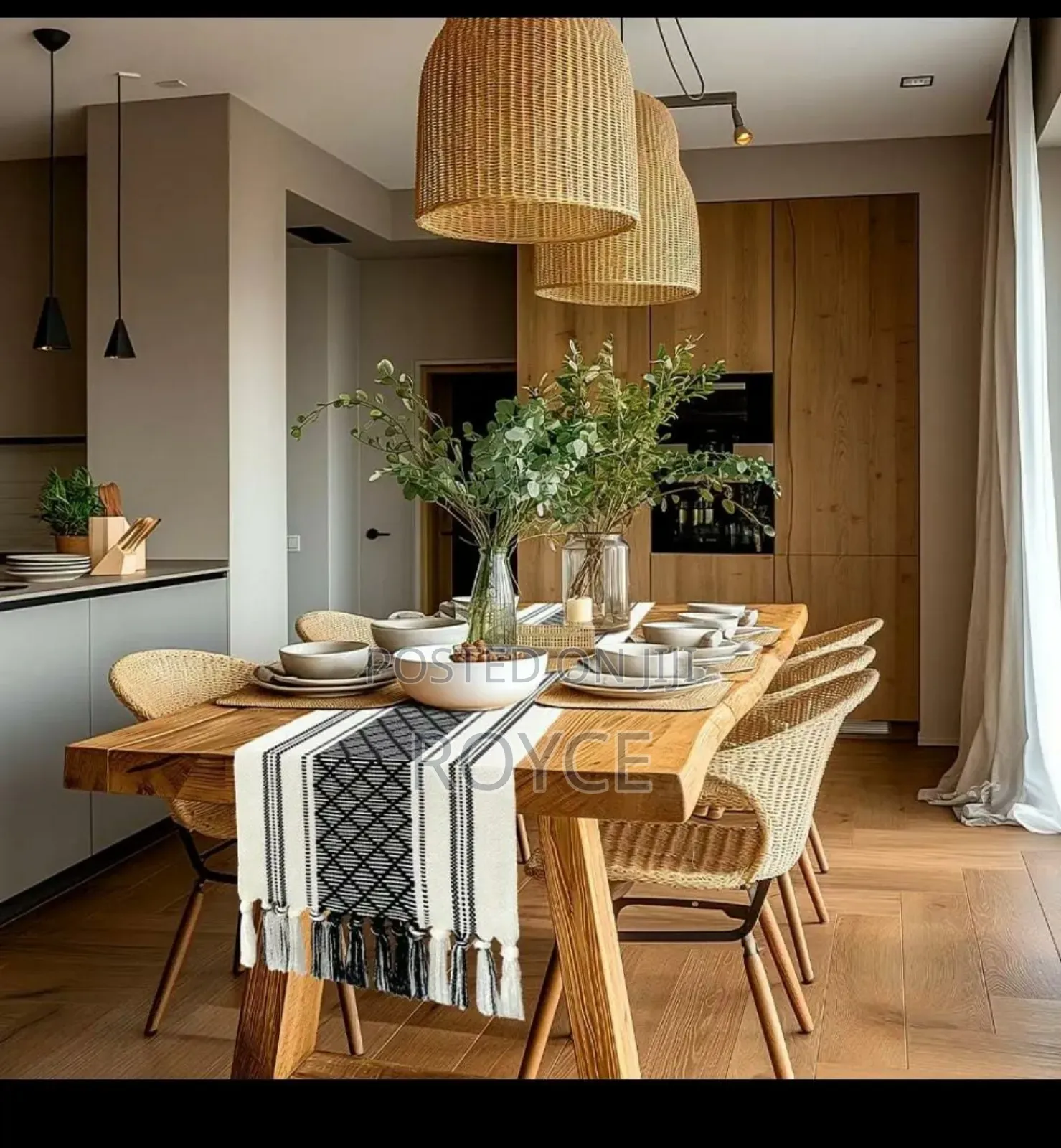Woven Table Runner With Tassels + 6 Mats