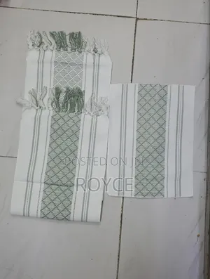 Woven Table Runner With Tassels + 6 Mats