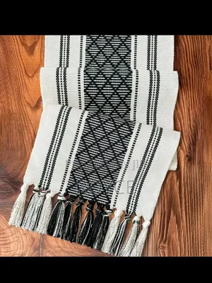 Woven Table Runner With Tassels + 6 Mats