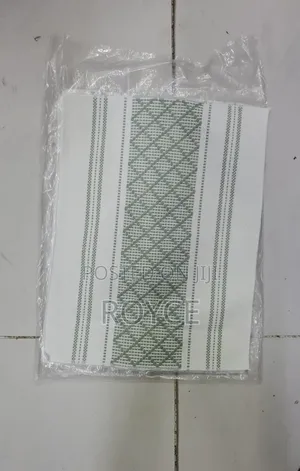 Woven Table Runner With Tassels + 6 Mats