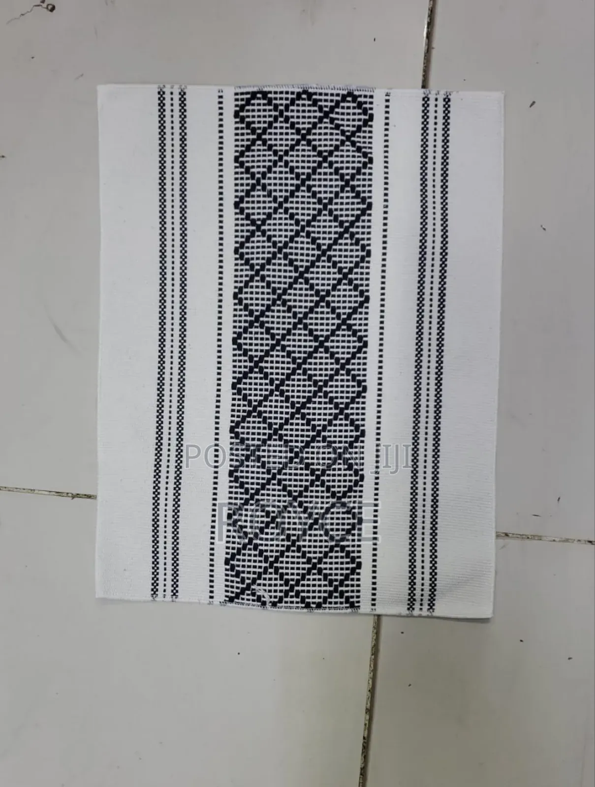 Woven Table Runner With Tassels + 6 Mats