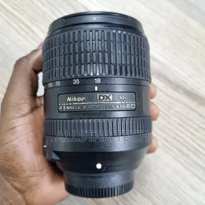 Nikon Af-S Dx Nikkor 18-300mm F/3.5-6.3g Ed VR Lens